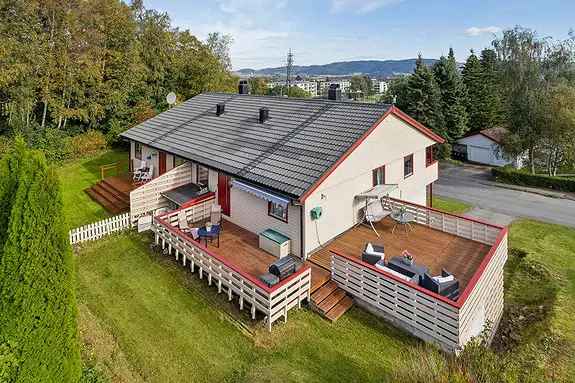 Innholdsrik Halvpart Huseby - Barnevennlig
