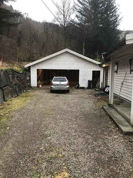 Hus til leige i Åfjorddalen - Stor einebustad med garasje