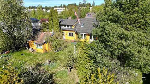 Innholdsrik Villa med Stor Tomt - Moderniseringsbehov