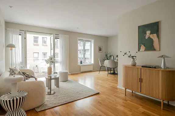 Sentral 2 3-roms leilighet med balkong og takterrasse