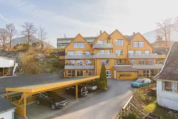 Sentrumsnær leilighet Jørpeland - Balkong og God Standard