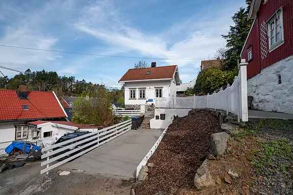 Enebolig Håveheia sentralt nær sykehus