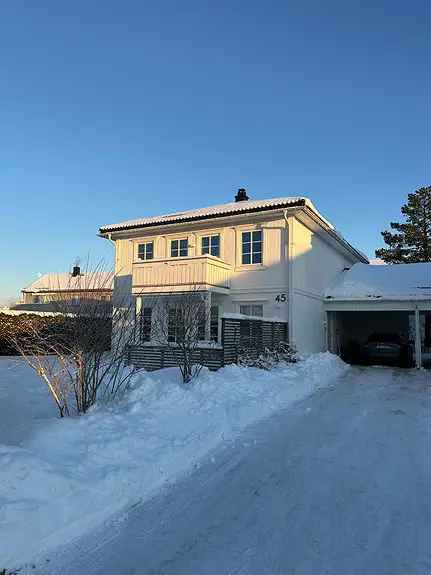 Enebolig 4 soverom 2 bad Lillestrøm - Garasje Carport Elbillader
